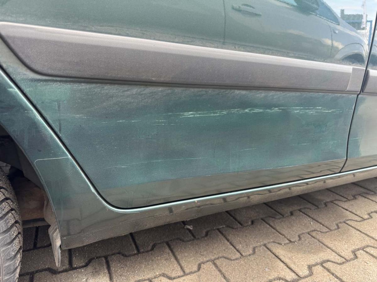 Skoda Fabia 2 original T&uuml;r hinten rechts LF6K Highland Gr&uuml;n Flie&szlig;heck Rohbau Bj.2008